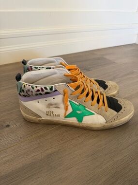 GGDB Mid/Star High-Top Sneakers in White with Green Star